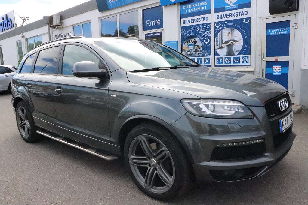 Audi Q7 3.0TDI V6 DPF quattro S-Line/7Sits/Pano/Navi/backkamera