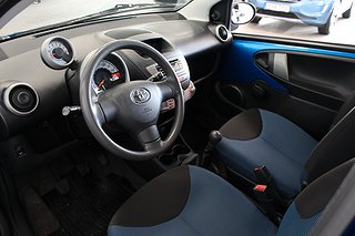 Halvkombi Toyota Aygo 11 av 15