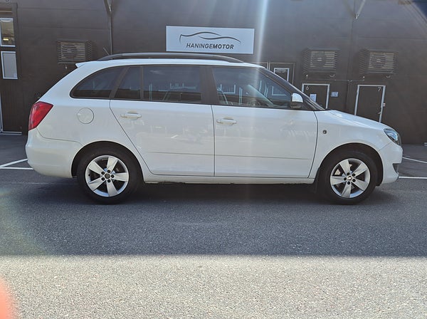 Skoda Fabia Kombi 1.2 TSI DRAGKROK RÄNTA 3,45% – bild 1 av 9