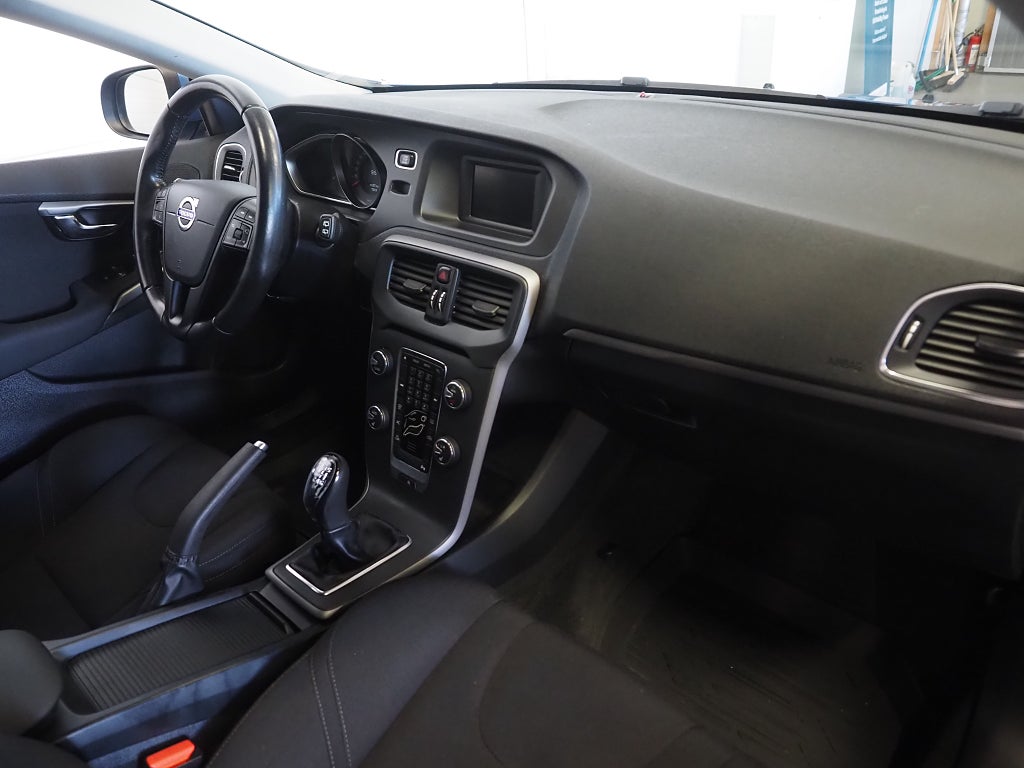 Volvo V40 D2 115hk Your Kinetic | D-värm | 2015