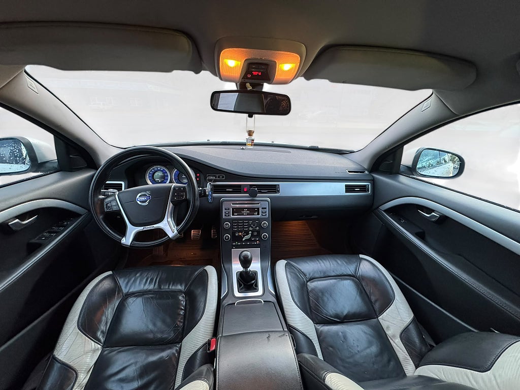 VOLVO V70 2.5FT 231 ch ETHANOL R-DESIGN 4X2 BVM - ATTELAGE - CUIR - 254000 km