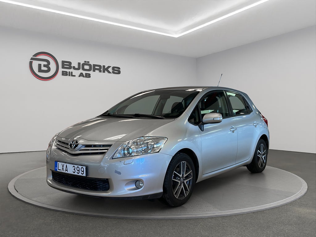 Toyota Auris 5-dörrar 1.6 Automat Plus PDC 132hk 