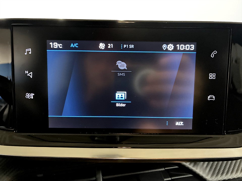 Bild på Peugeot 208 Allure Pack 1.2 PT 100hk B-KAMERA CARPLAY
