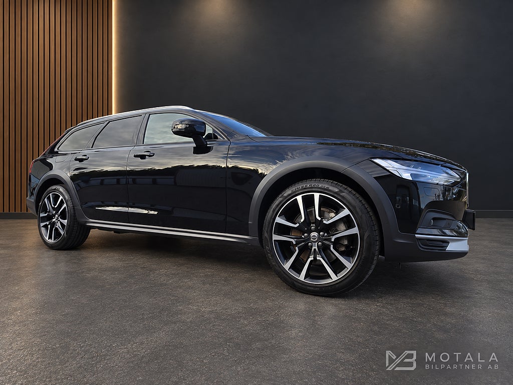 Volvo V90 Cross Country B4 AWD | Lounge | Pano | HUD | HK | 360° | Dynamic LED