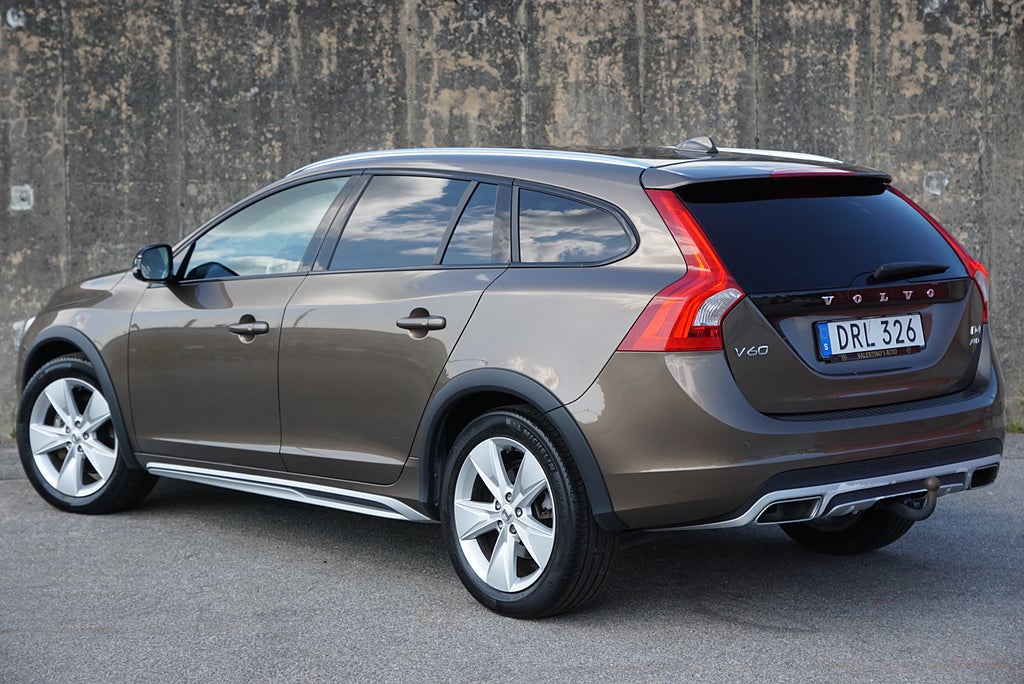 Volvo V60 Cross Country D4 AWD Summum|Drag|BLIS|Värmare|Adaptiv-Fart|S