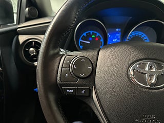 Toyota Auris 1.6 D-4D Active Mvärm Kamera Kamkedja S/V-hjul