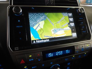 SUV Toyota Land Cruiser 13 av 28