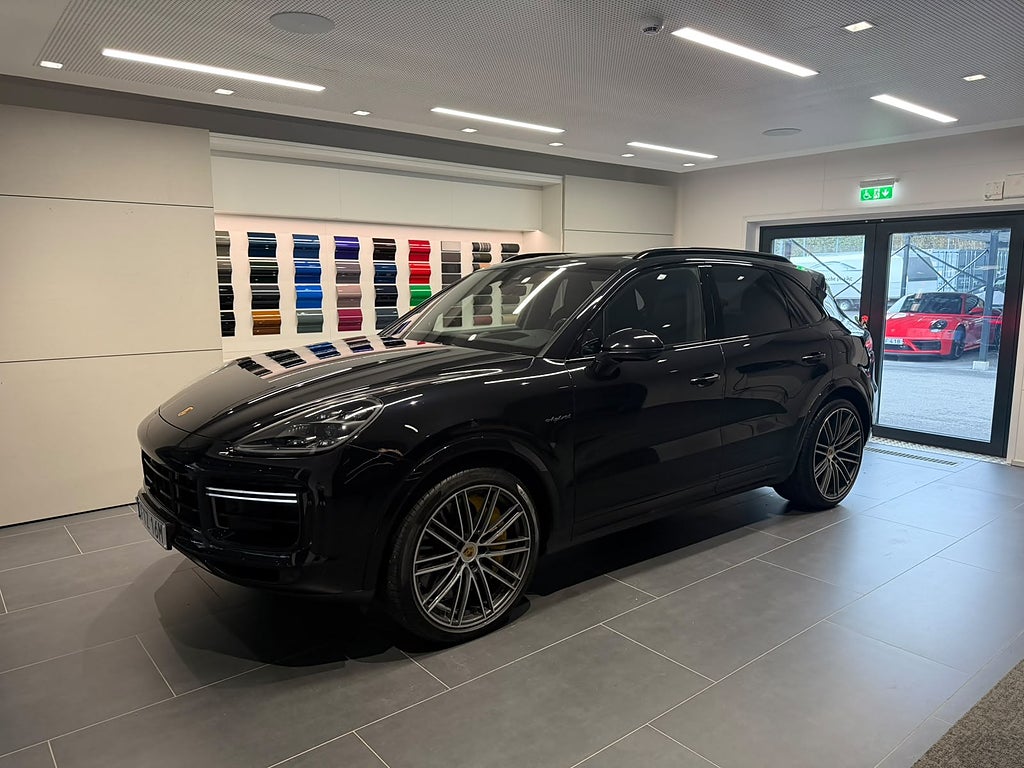 Porsche Cayenne Turbo S Turbo S E-Hybrid 680hp Approved