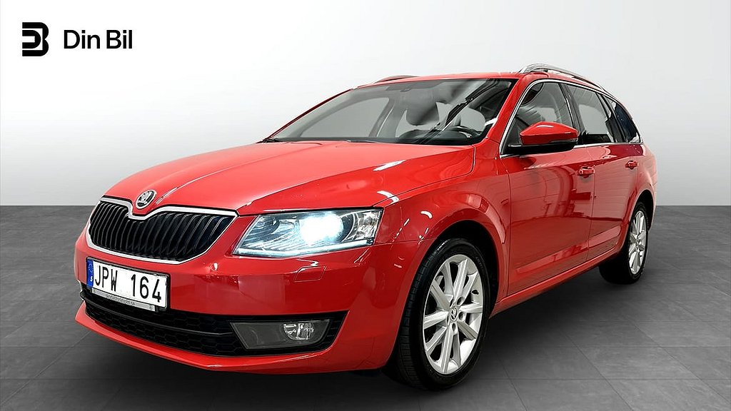 Skoda Octavia Kombi Elegance 1.4 TSI 140 HK DSG | Baksätesvärme