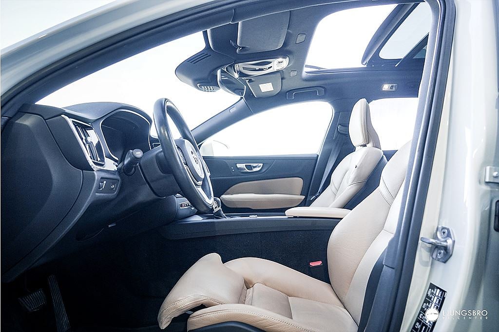 Volvo V60 D4 Inscription 190hk / Brun Läder / Pano / B-Kamera