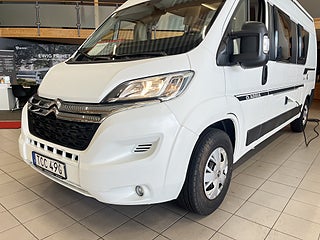 Husbil-halvintegrerad Adria TWIN 600 SP AXESS 2 av 25