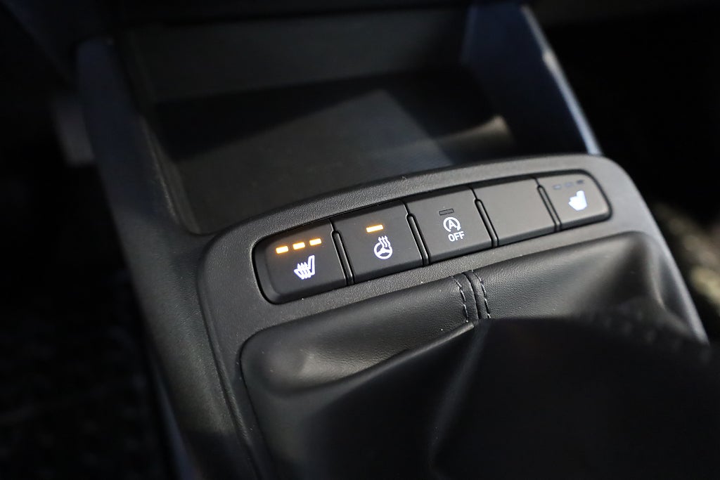 Hyundai i10 1.0 blue Essential CarPlay Leasbar Rattvärme