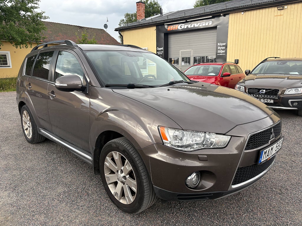 Mitsubishi Outlander 2.2 Di-D AWC AUT Business 7-sits