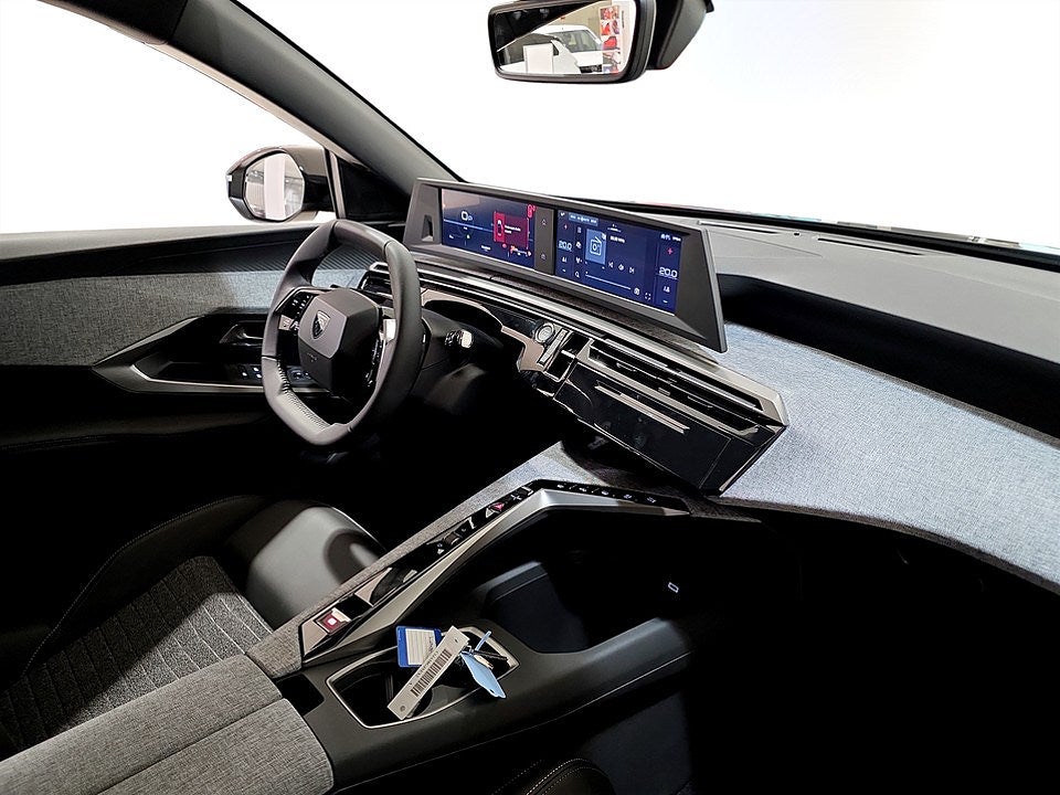 Bild på Peugeot 3008 Allure Hybrid 136hk - KAMPANJ! PRIVATLEASA FRÅN 24 MÅN