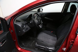 Halvkombi Mazda 2 15 av 25