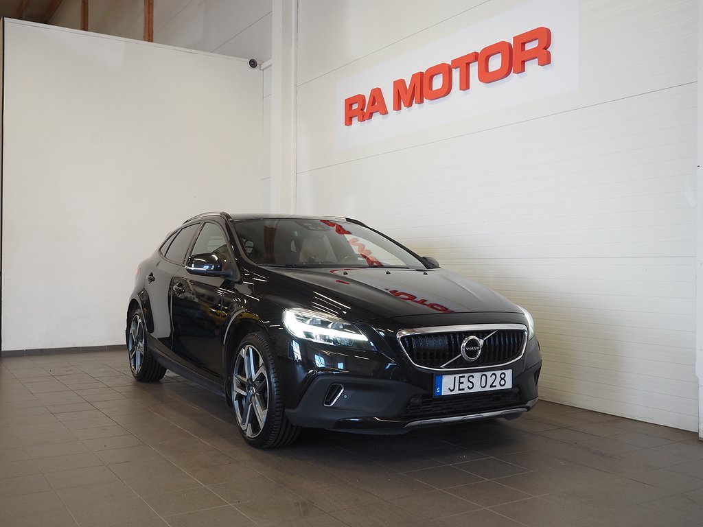 Volvo V40 Cross Country T3 150hk Pro Edition |Kamera|Drag| 2019