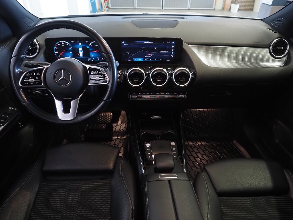 Mercedes-Benz GLA 200 d 8G-DCT Progressive Line Pano Drag Navi Kamera 2021