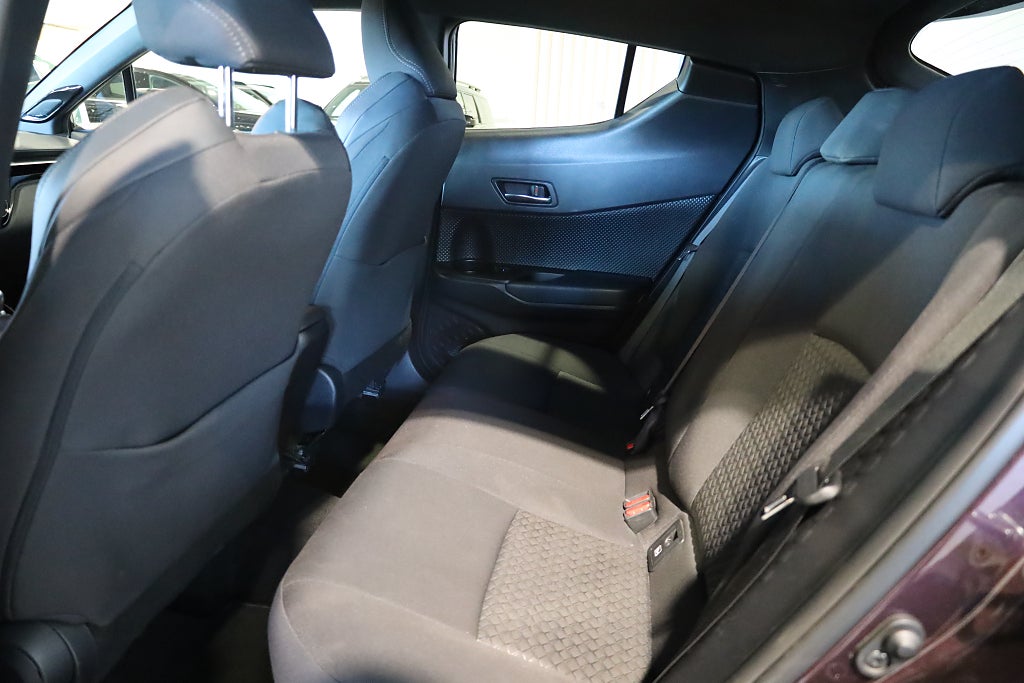 Toyota C-HR Hybrid CVT X-Edition Drag M-Värme JBL Kamera Navi 2022