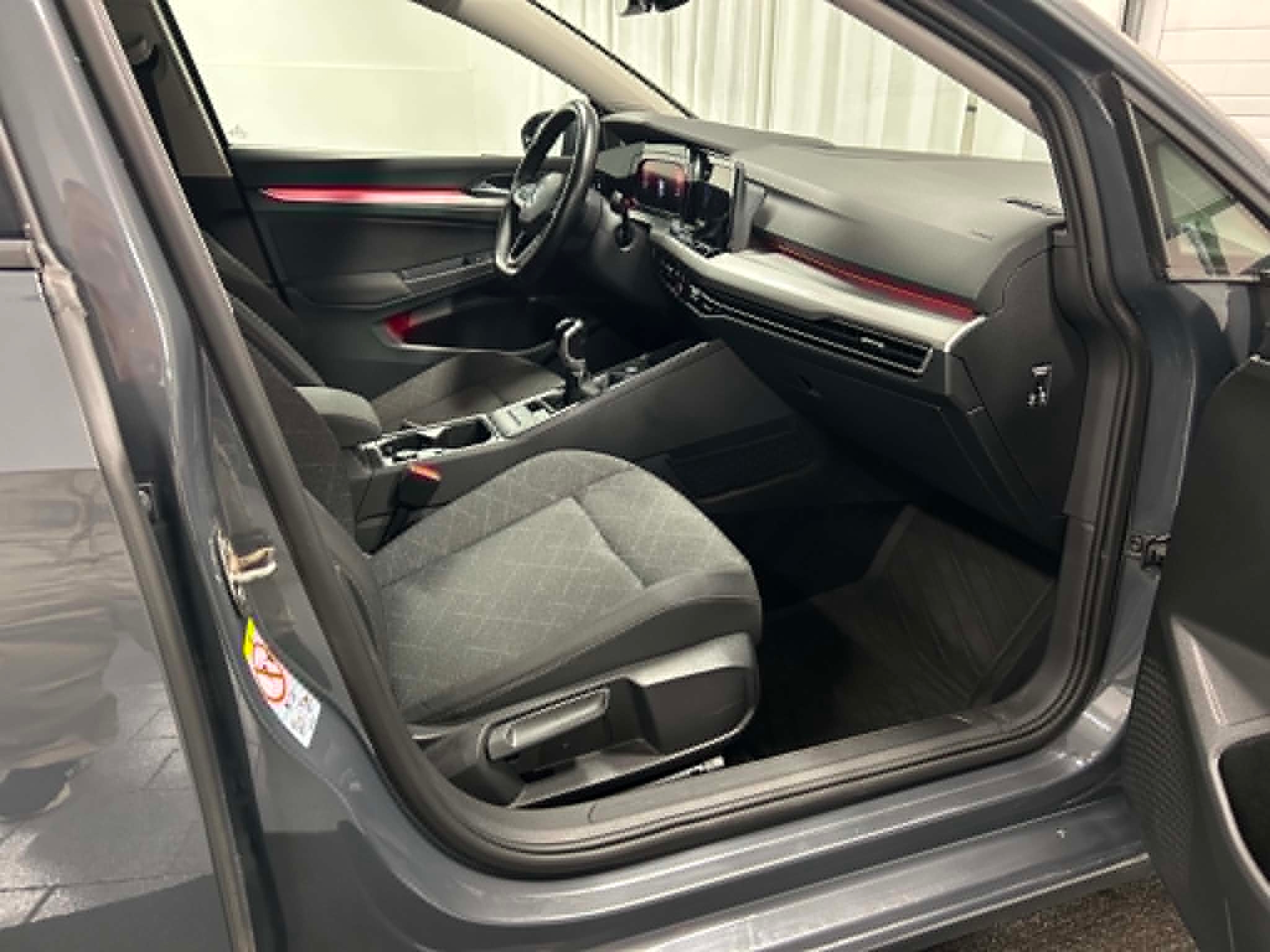 Volkswagen Golf 2021, photo 7/50