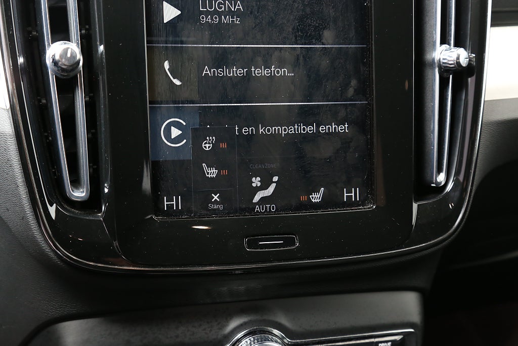 Volvo XC40 B4 Bensin 197hk Momentum Adv SE AWD 360° Drag Teknikpkt 2021