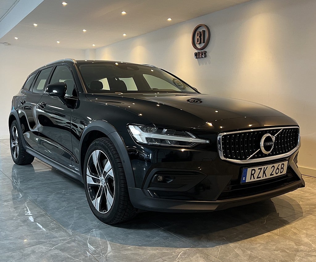 Volvo V60 Cross Country B4 AWD Geartronic Advanced SE DRAG B-KAMERA CARPLAY H&K