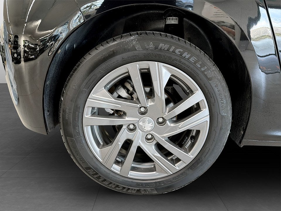 Bild på Peugeot 208 Active Pack 1.2 PT 100hk Aut - CARPLAY, BACKSENSORER