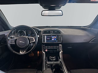 Jaguar XE 20d AWD R-Sport/S&V-hjul/Värmare/Drag/Psensorer