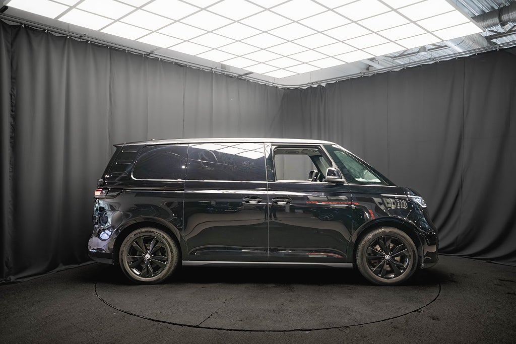 Volkswagen ID. Buzz Cargo DRAG KAMERA MATRIX 1-ÄGARE MOMS