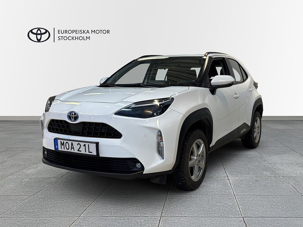 Toyota Yaris Cross Hybrid e-CVT Active P-sensorer fram/bak Vinterhjul