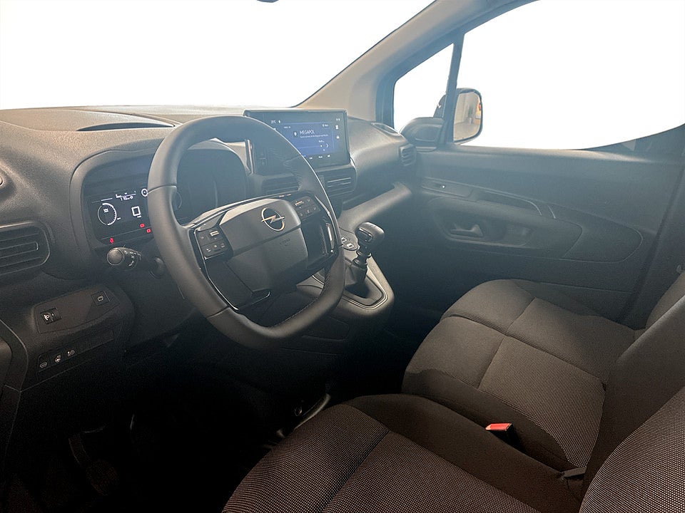 Bild på Opel Combo + 100hk L2 - OMGÅENDE LEVERANS!