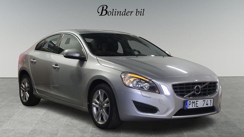 Volvo S60 VOLVO S60 T3 Momentum NYBES KAMREM-BYTT DRAG HEMLEV 
