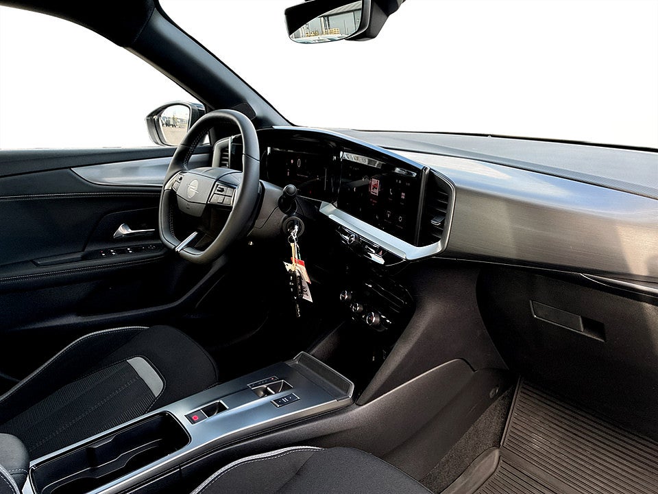 Bild på Opel Mokka GS Hybrid 1.2 Turbo 145hk Aut B-KAMERA CARPLAY