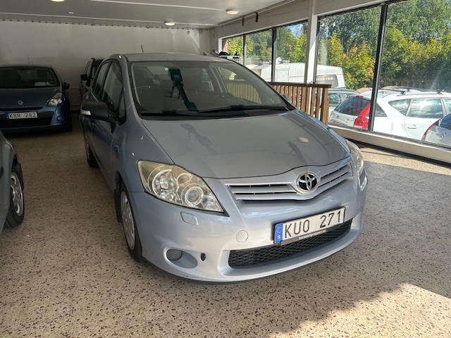 Toyota Auris 2010, bild 3/39