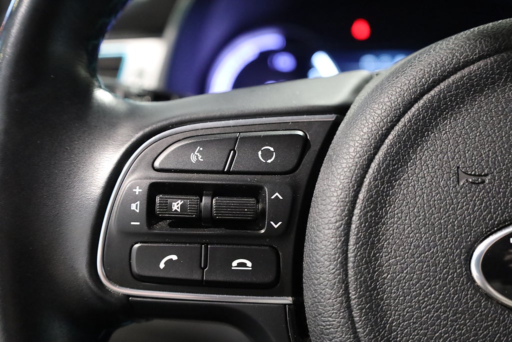 Kia Niro e- 64 kWh Advance Plus Taklucka JBL Kamera Navi Keyless 2019