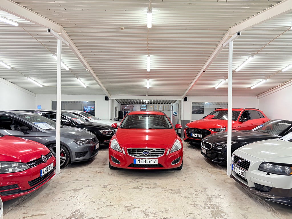 Volvo V60 D3 / 136HK / MOMENTUM / DRAG / S+V-HJUL / NYSERV