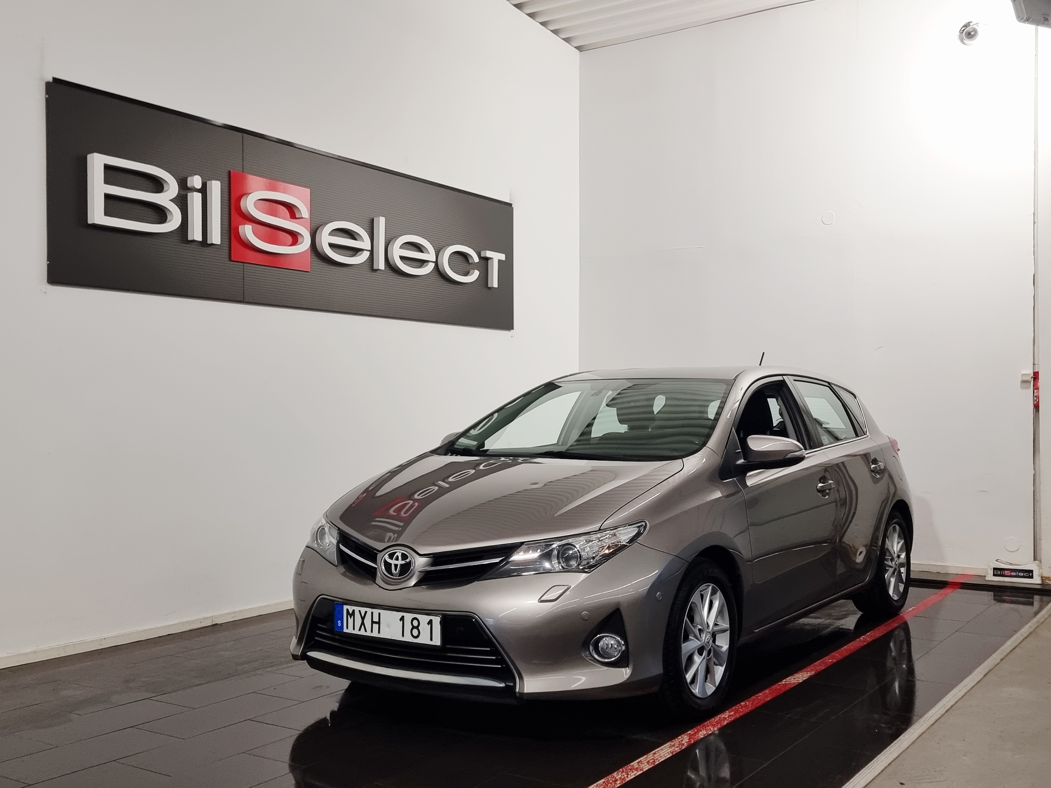 Toyota Auris 2013, bild 6/10