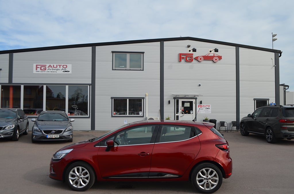 Renault Clio TCe 90 hk Intens Nybesiktigad Euro 6