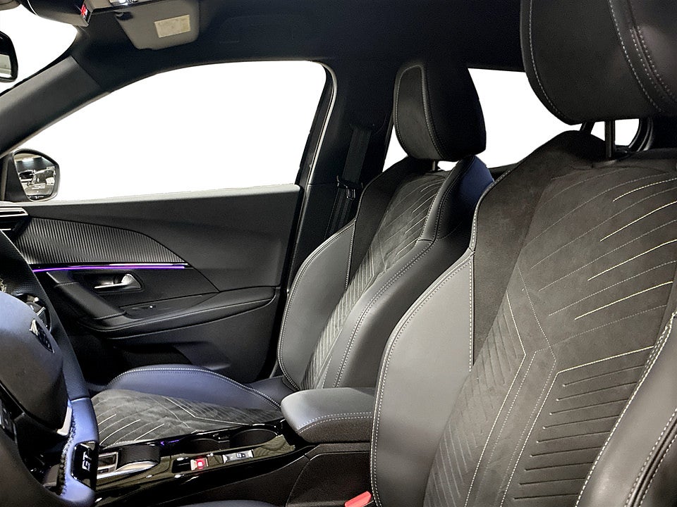 Bild på Peugeot 2008 GT 1.2 PT 130hk Aut B-KAMERA CARPLAY