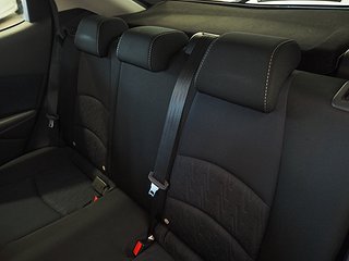 Halvkombi Mazda 2 13 av 20