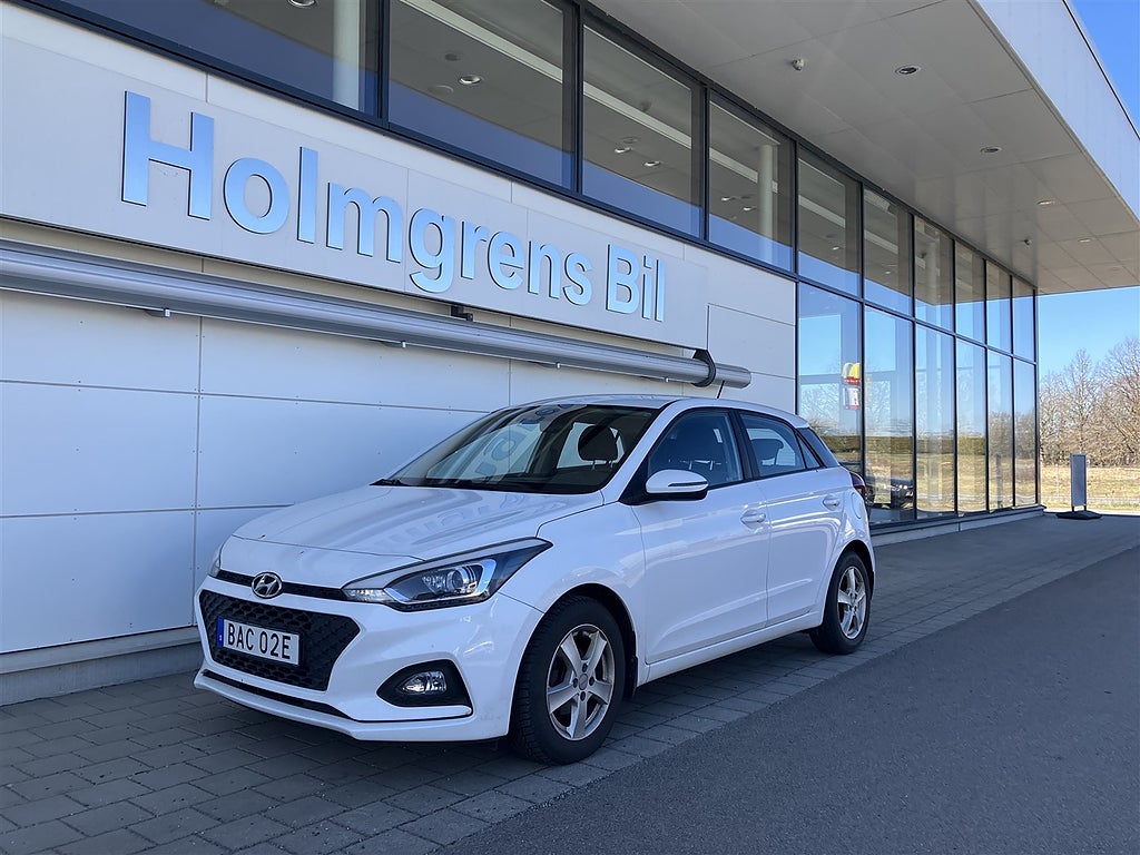 Hyundai i20 Kamera Car Play Farth Låga Mil | Ränta 2,99%