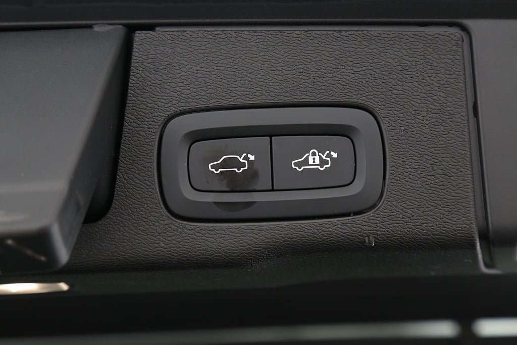 Volvo XC60 Recharge T6 340hk Inscription Exp Läder Pano Drag Moms 2022