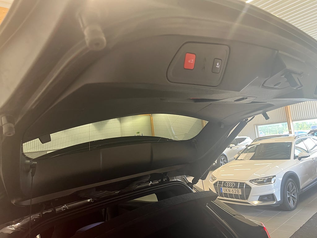 Peugeot 3008 GT BLACK PACK & MOTORISERAD BAKLUCKA thumbnail