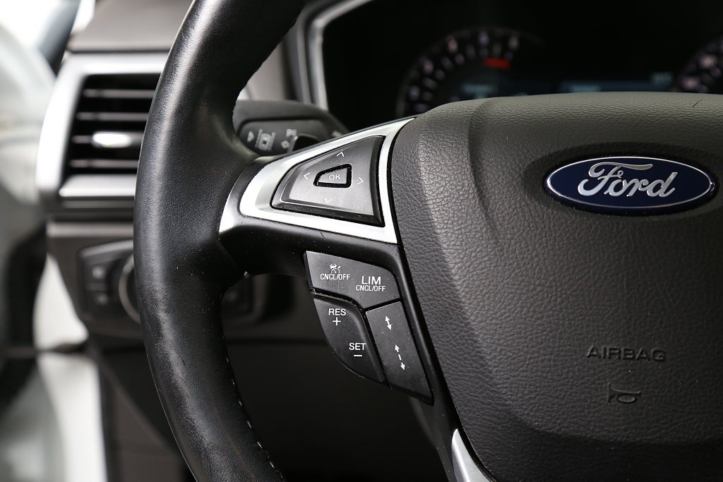 Ford Mondeo 2,0 TDCi 180hk Business Aut Kombi Panorama Värmare Drag 2018