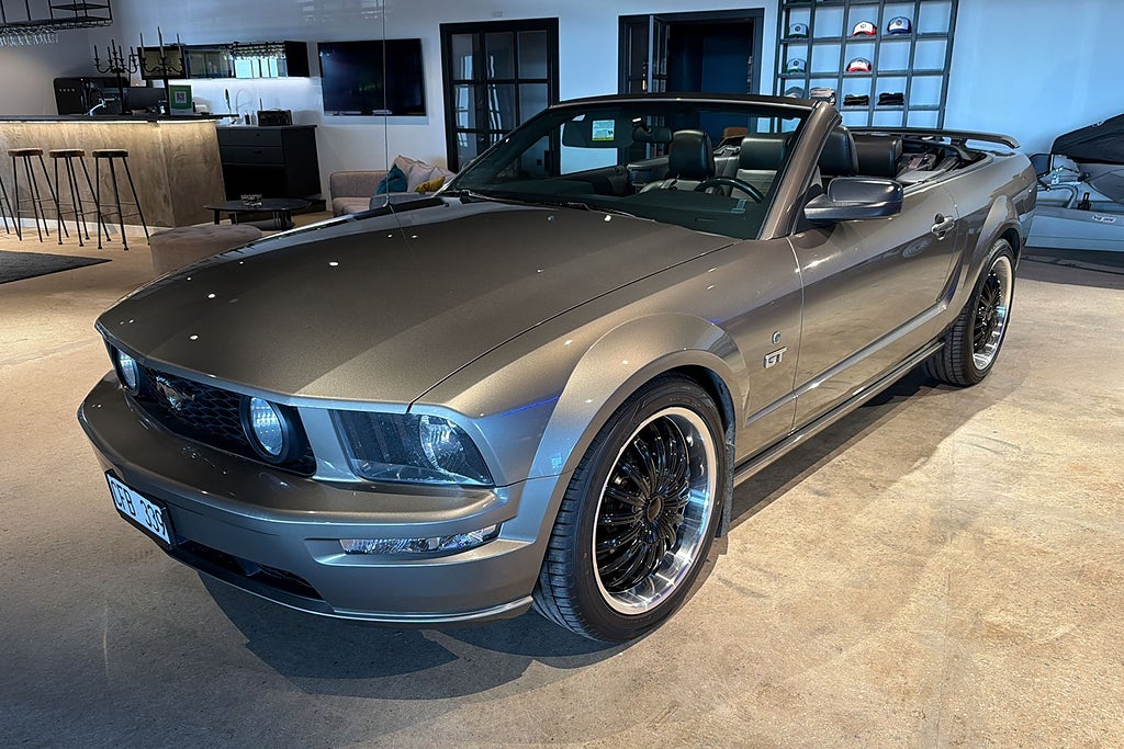Ford Mustang GT Convertible 4.6 V8 305hk