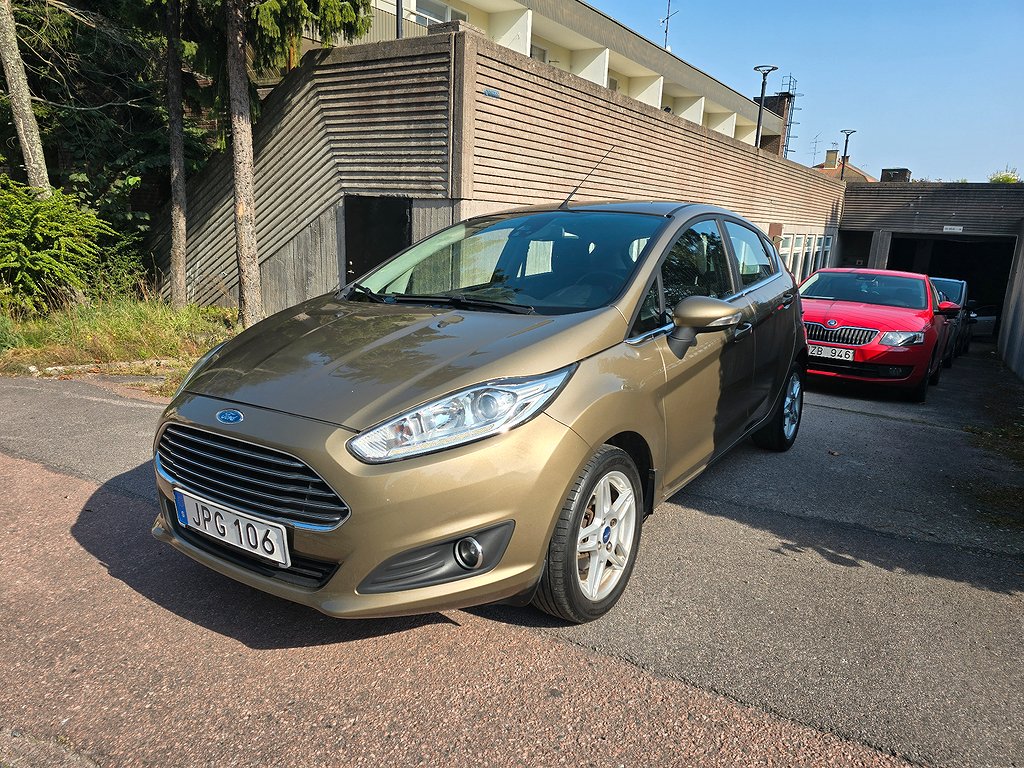 Ford Fiesta 5-dörrar 1.0 Titanium Euro 5 Ny Besiktad 