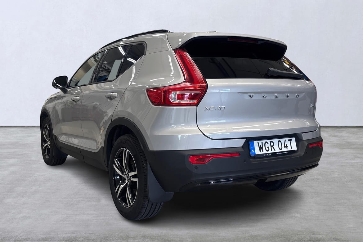 Volvo XC40 B3 FWD Bensin Plus Dark 2025, bild 4/10