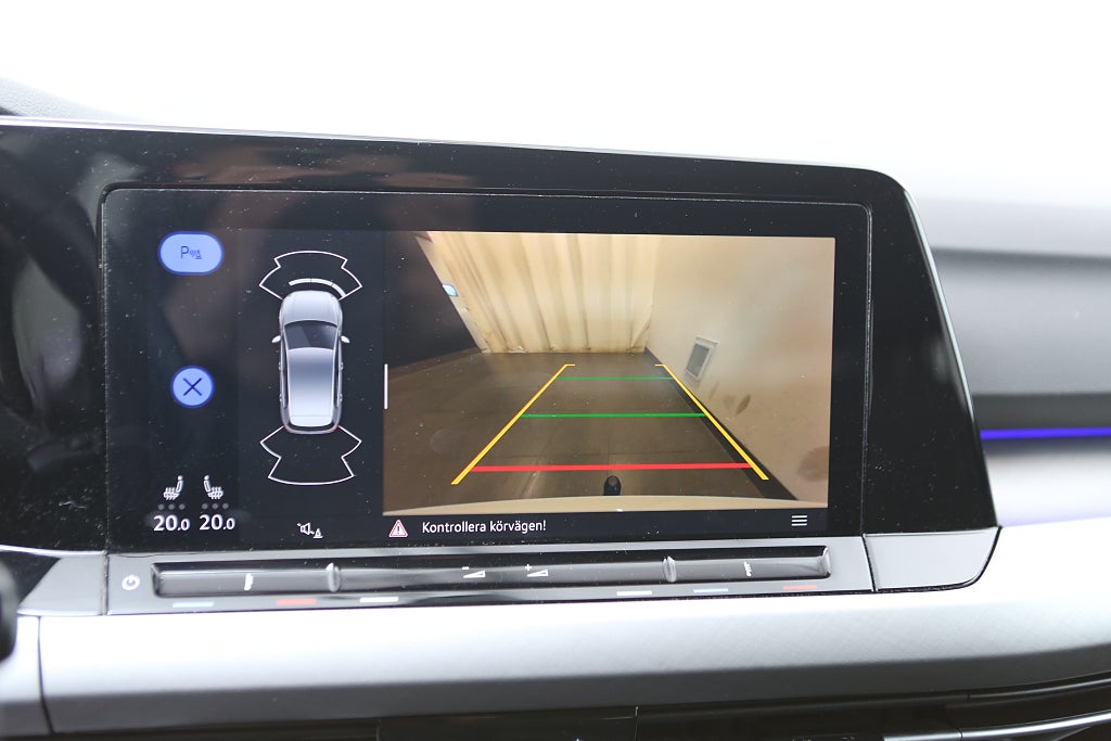 Volkswagen Golf 1,0 TSI 110HK P-Värmare Dragkrok Kamera 2022