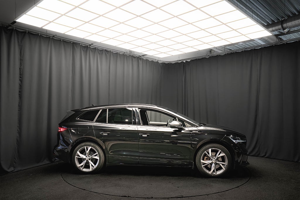 Skoda Enyaq iV 80x DRAG HEAD-UP KAMERA VÄRMEPUMP 1-ÄGARE MOMS