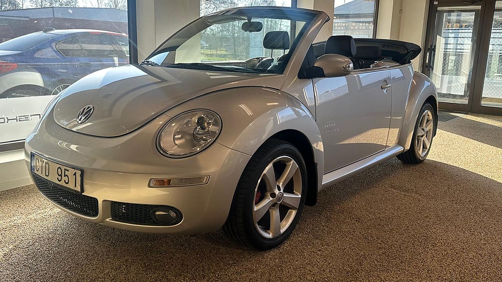 Volkswagen New Beetle Cabriolet 1.6 Carat Euro 4 Skinnklädsel Facelift