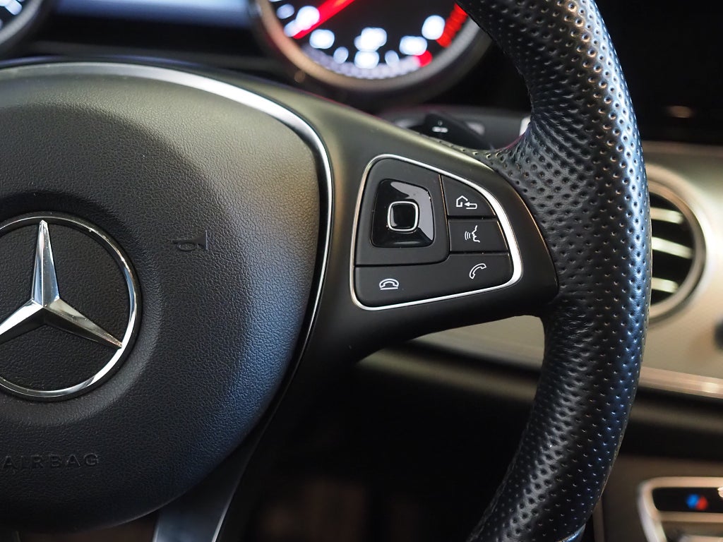 Mercedes-Benz E 220 d 9G-Tronic Avantgarde | Pano | Kamera | Drag | Nav 2018